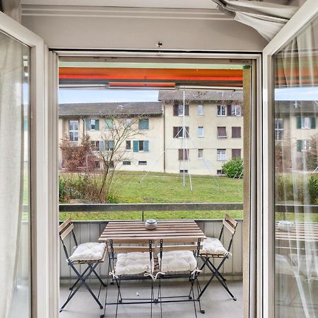 Cozy 2 Bedroom Apartment In Zürich Exteriör bild